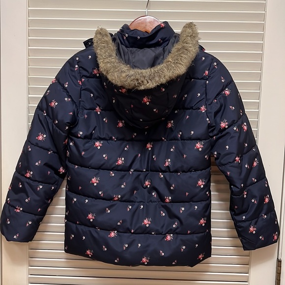 Gap Kids Puffer Jacket in Navy with a Hood - Picture 6 of 16